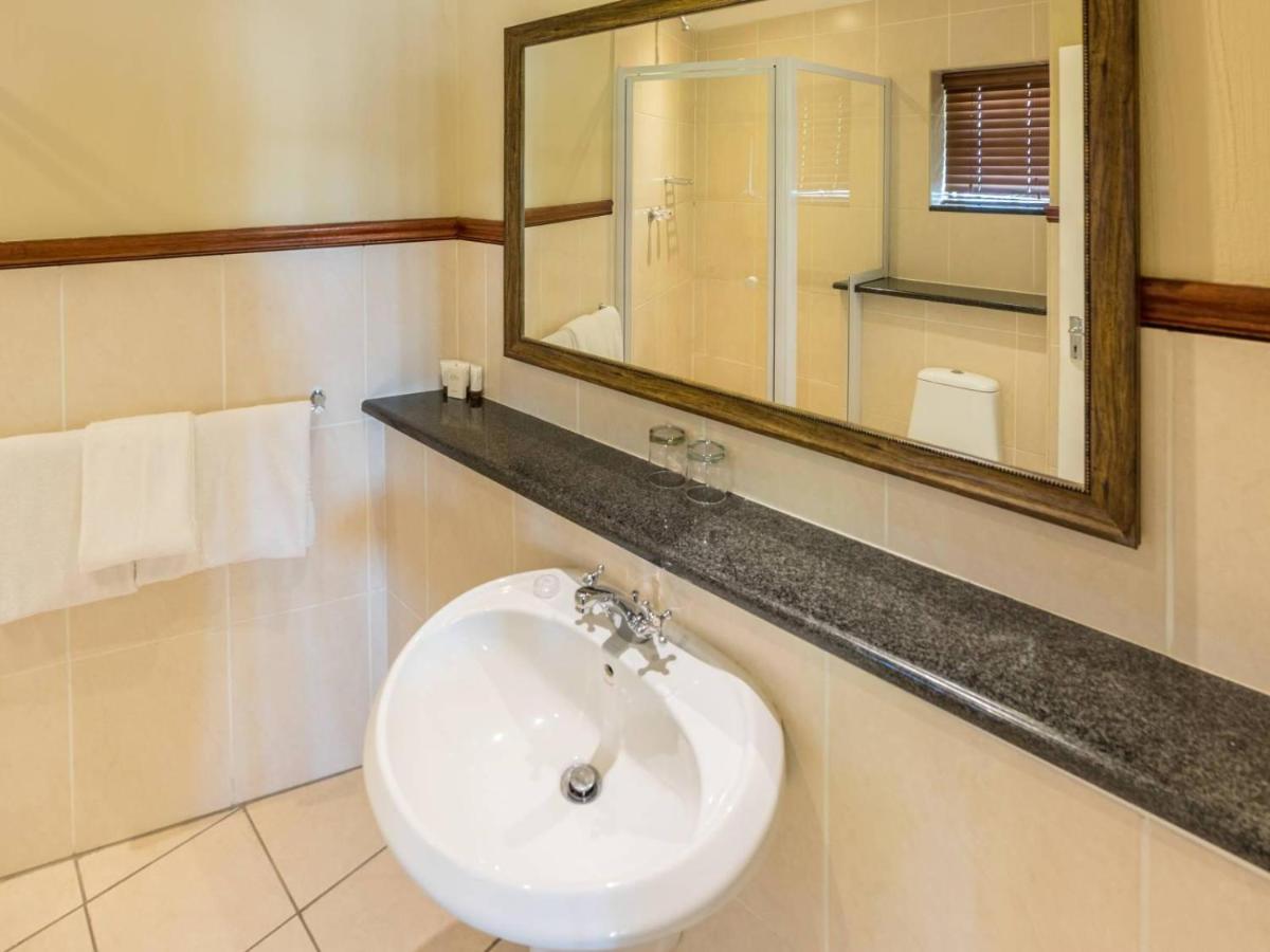 Constantia Hotel And Conference Centre Мидранд Екстериор снимка